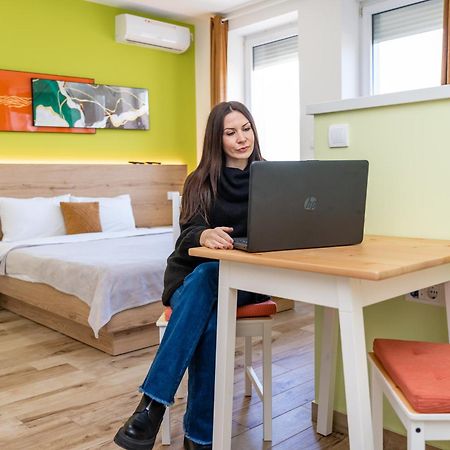 Kalanj Apartmani I Sobe Belgrade Luaran gambar