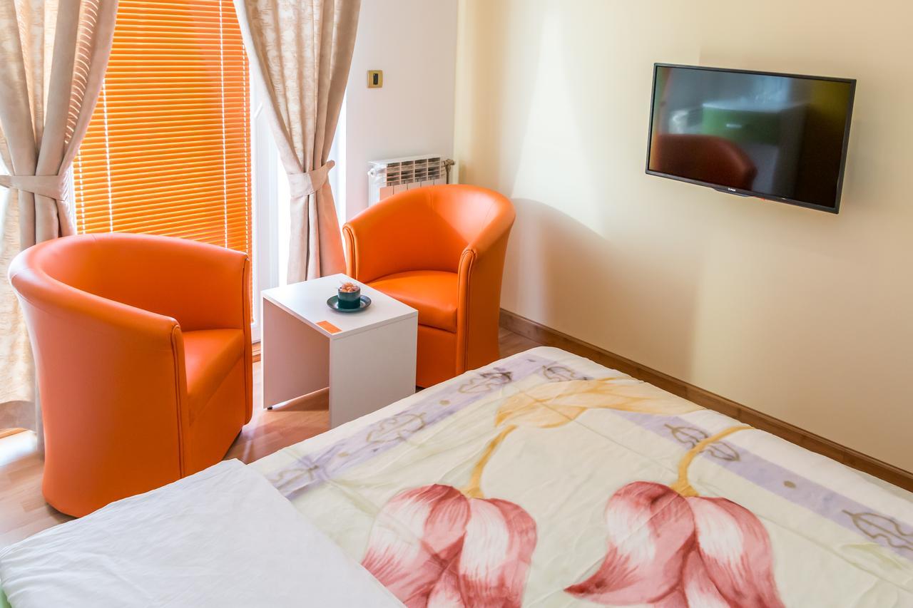 Kalanj Apartmani I Sobe Belgrade Luaran gambar