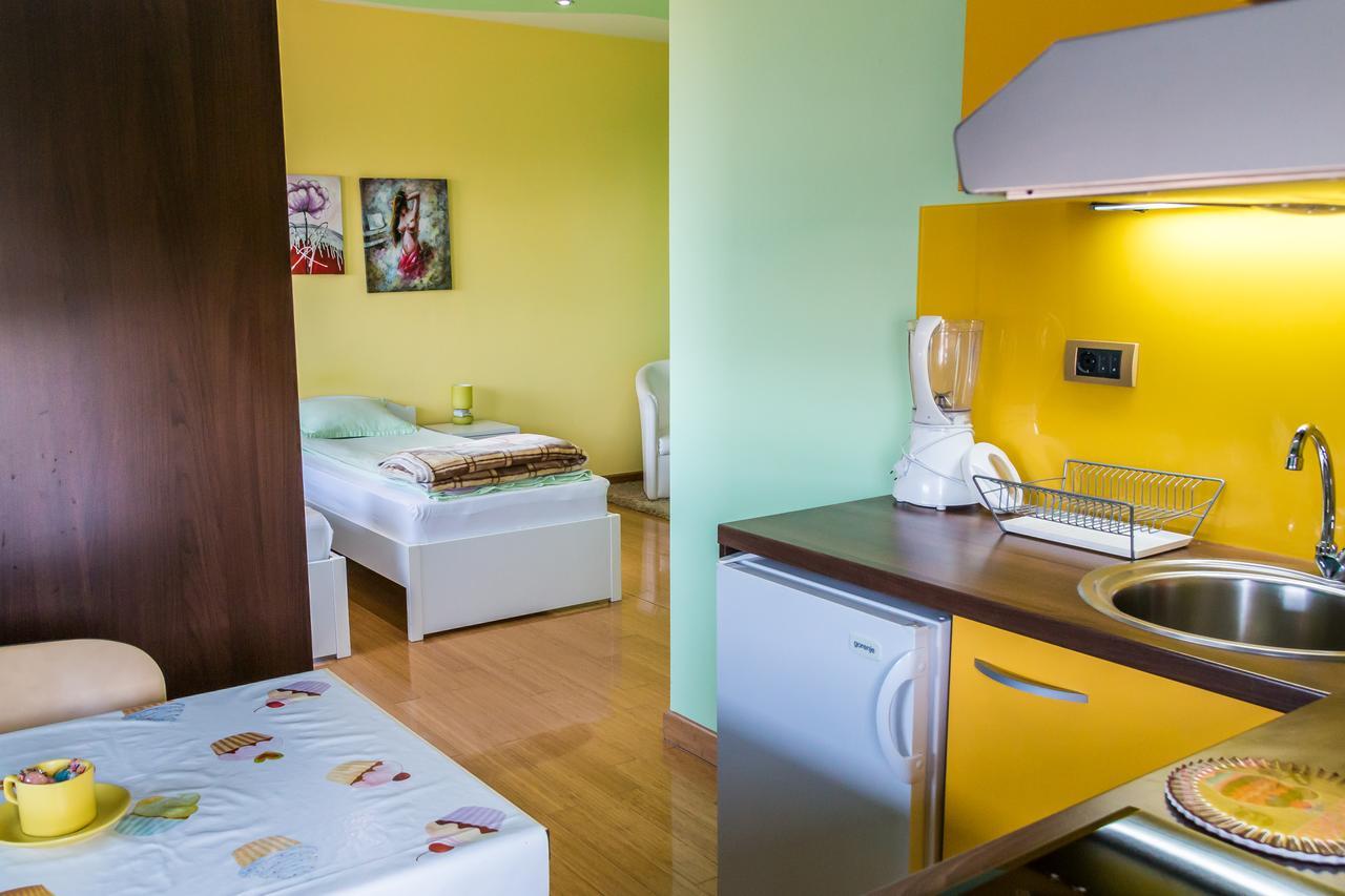 Kalanj Apartmani I Sobe Belgrade Luaran gambar