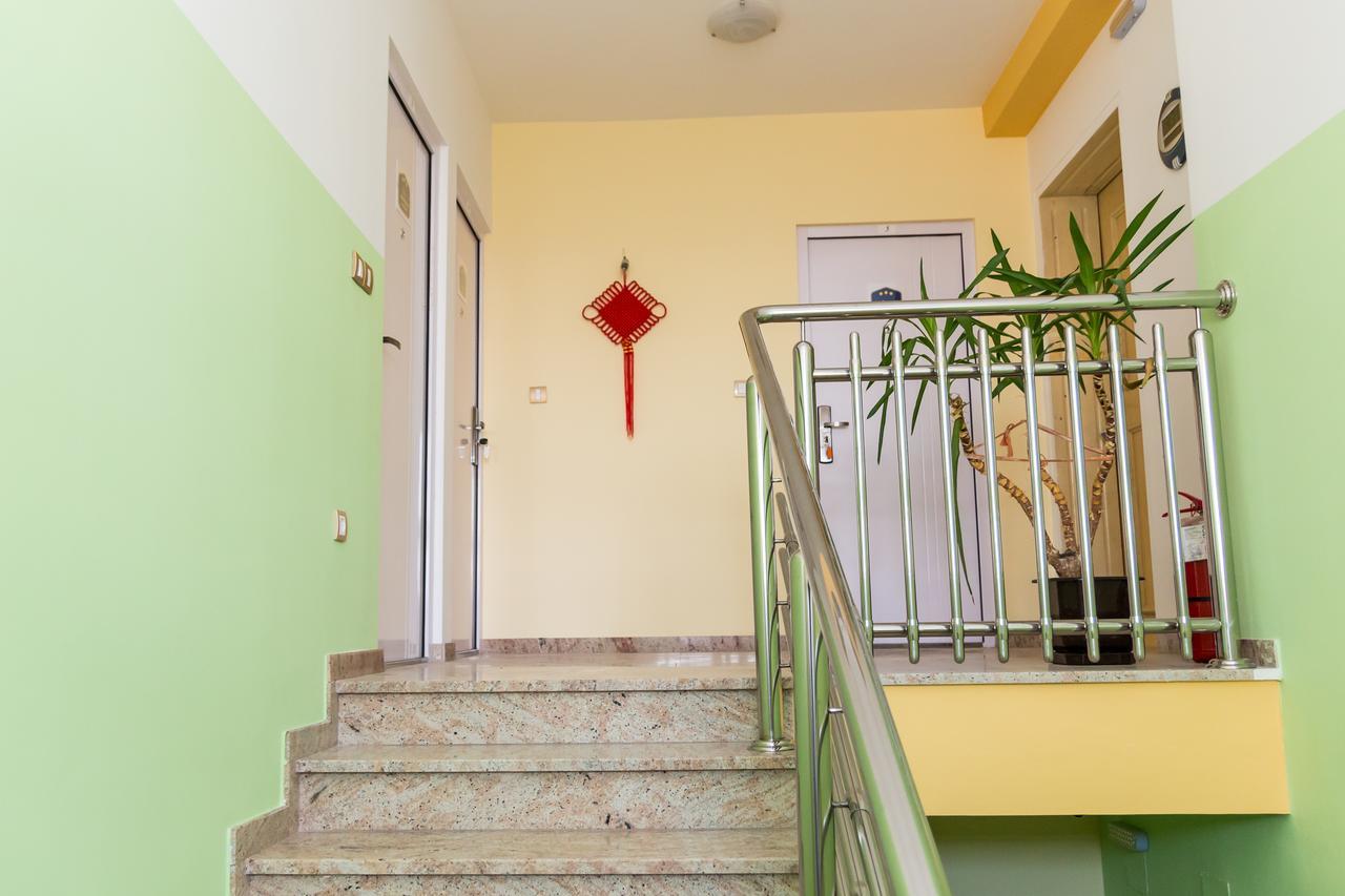 Kalanj Apartmani I Sobe Belgrade Luaran gambar